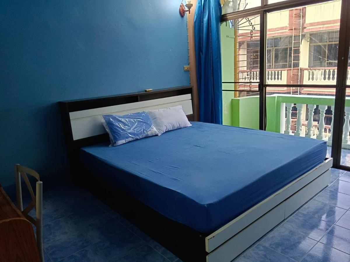Yuri Guesthouse Jomtien Exterior foto